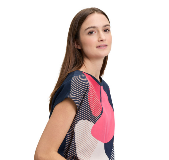 Жіноча футболка синя BETTY & CO - 1119114 фото 1