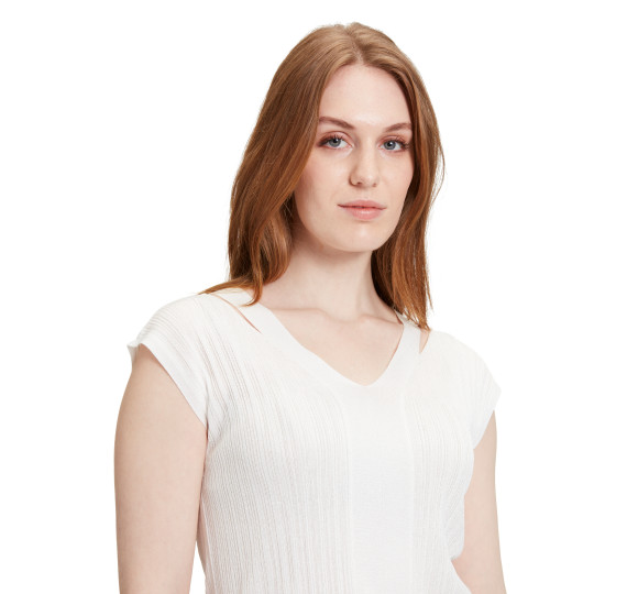 Жіноча футболка біла BETTY & CO - 1112304 фото 1